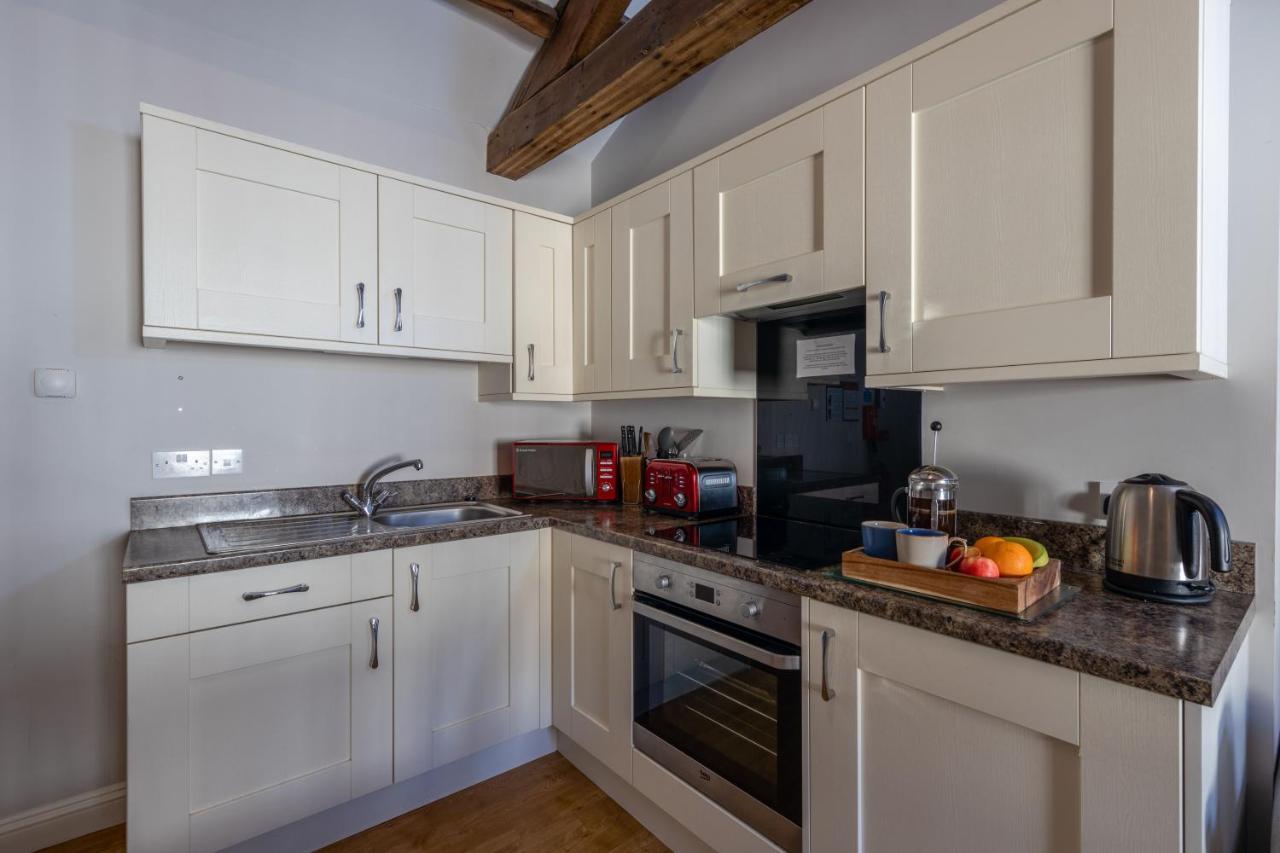 Brampton Holiday Homes - The Mews Apartment Ngoại thất bức ảnh